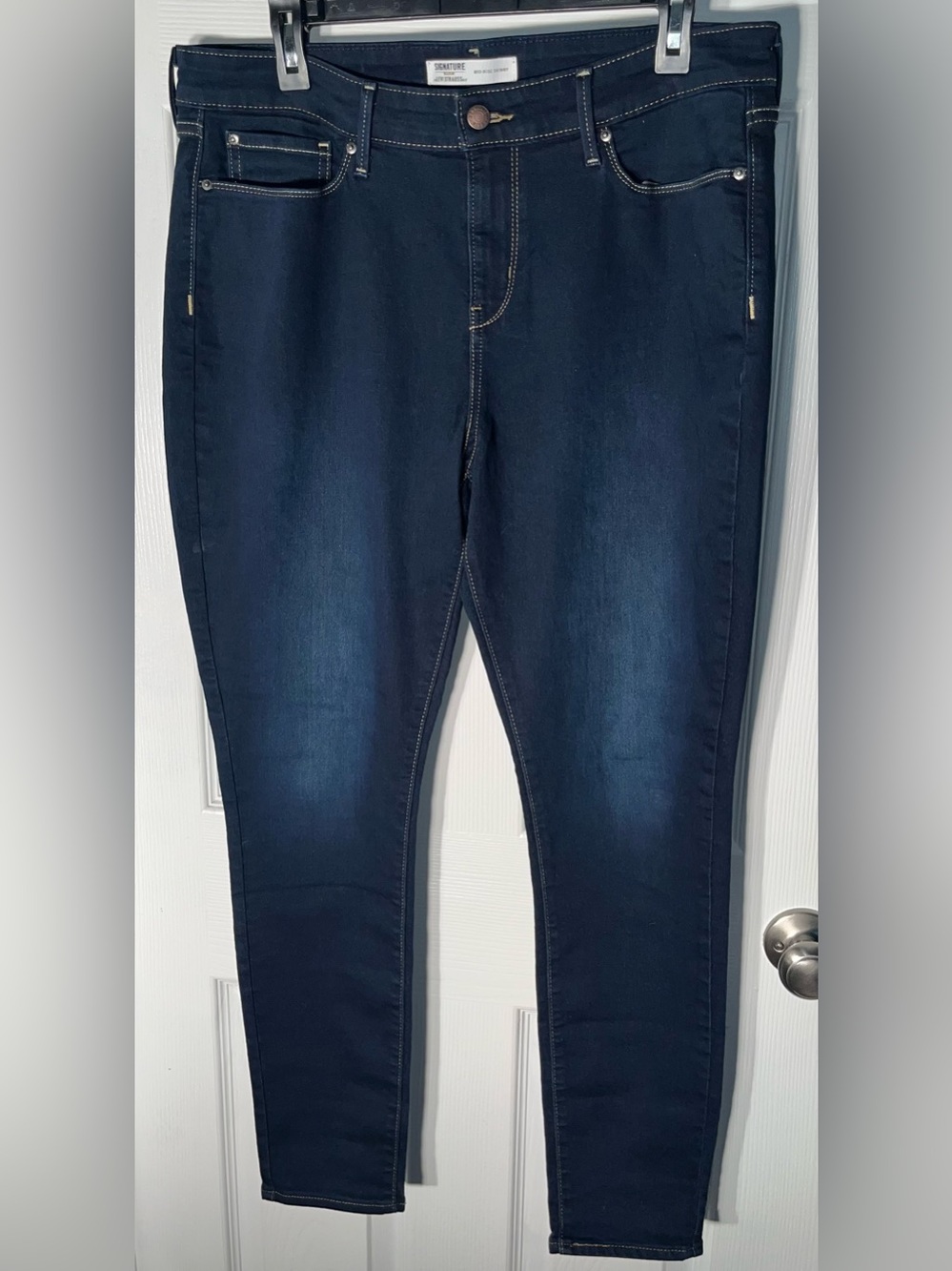 Women’s Signature by Levi Strauss Gold Label Mid Rise Skinny Jeans 14M W32 L30